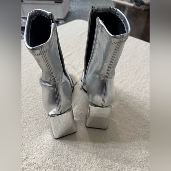 Gianni Bini booties 9 silver mirror block heel Border-Line square toe new $110 - Picture 4 of 4